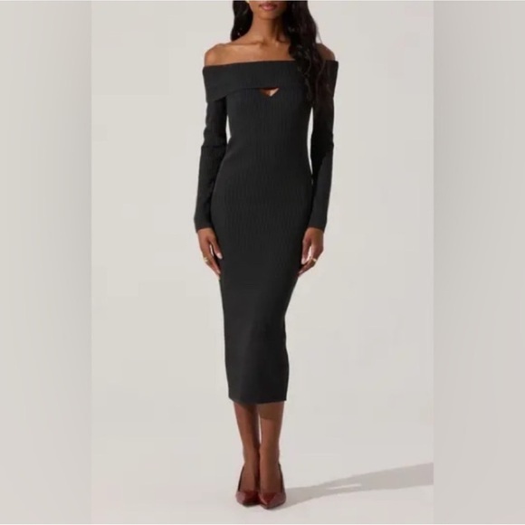 Astr Dresses & Skirts - ASTR The Label Cut Out Off The Shoulder Sweater Dress Charcoal‎ L